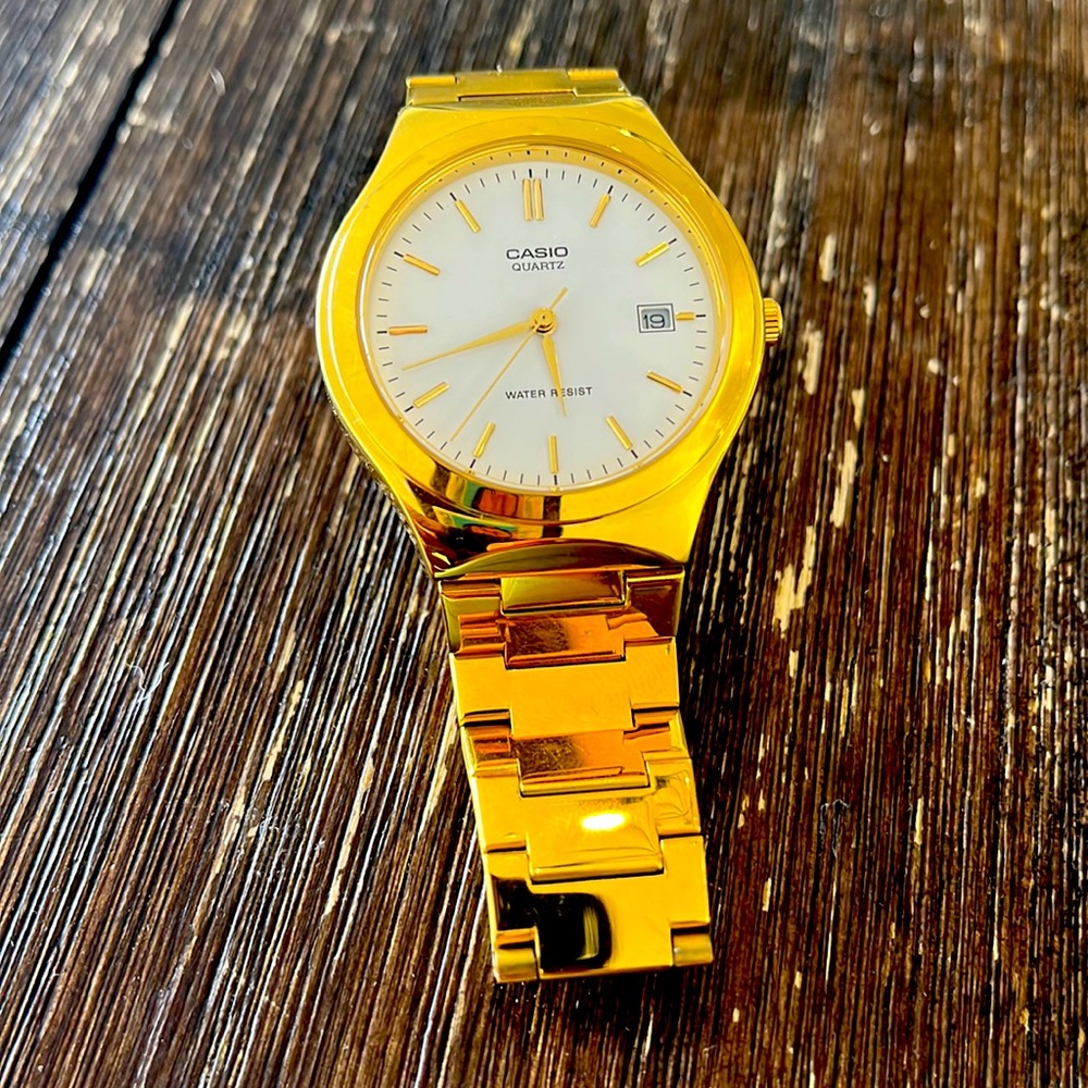 Gorgeous NWOT Gold Casio